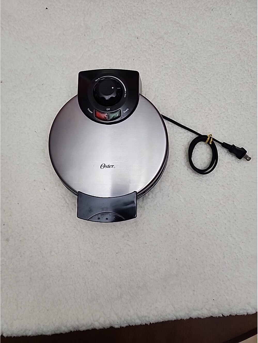 OSTER Round WAFFLE MAKER - Model CKSTWF2000 , Stainless Steel, Nonstick, Working